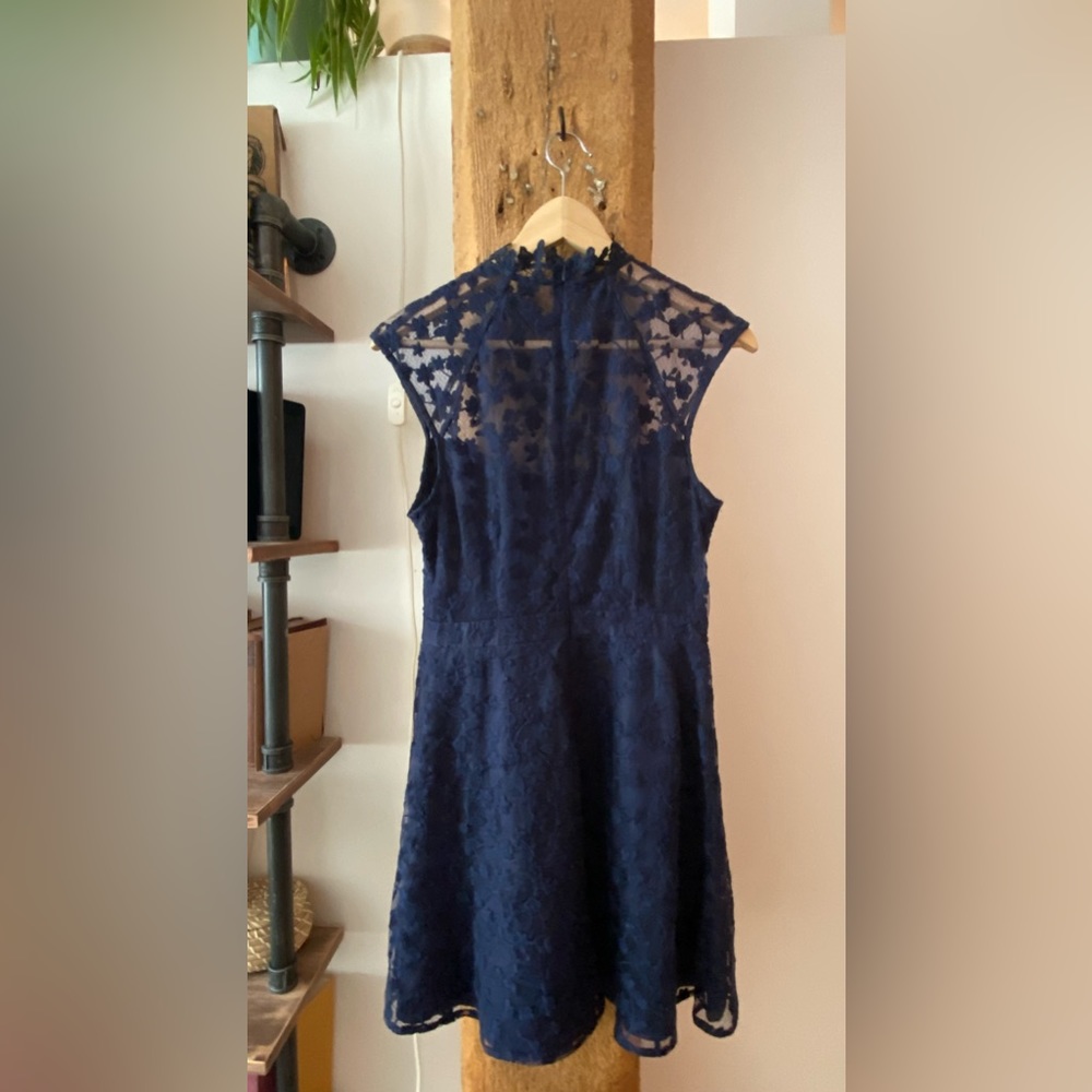 BB Dakota Becky Dress Navy Lace (US 8 / M)